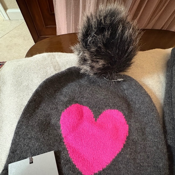 Philosophy Charcoal Heart Sweater + Hannah Rose 100% Cashmere Hat & Gloves (NWT) - Picture 6 of 10